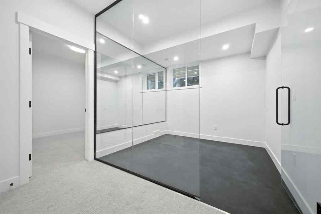 MLS® A2265807 - 926 21 Avenue NW in Mount Pleasant Calgary, Residential