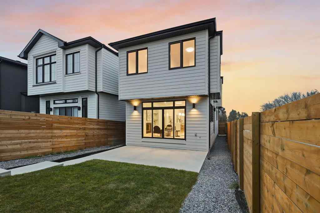 MLS® A2265807 - 926 21 Avenue NW in Mount Pleasant Calgary, Residential