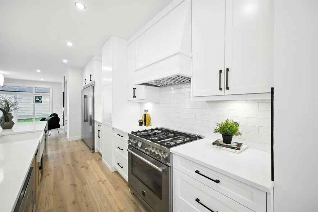 MLS® A2265807 - 926 21 Avenue NW in Mount Pleasant Calgary, Residential