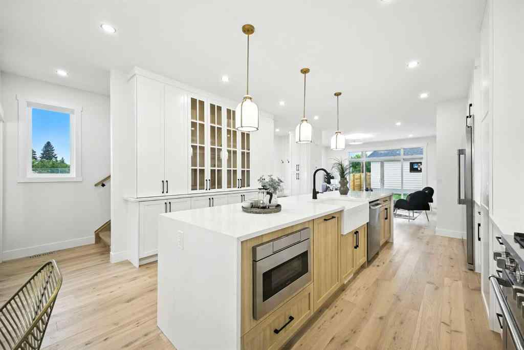 MLS® A2265807 - 926 21 Avenue NW in Mount Pleasant Calgary, Residential