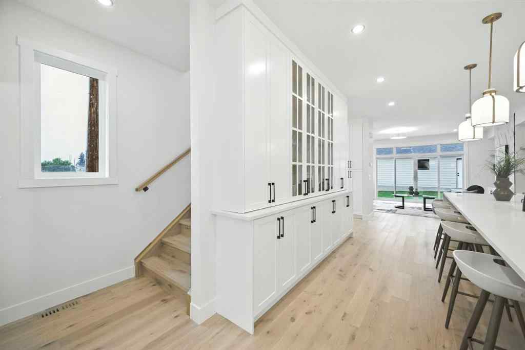 MLS® A2265807 - 926 21 Avenue NW in Mount Pleasant Calgary, Residential