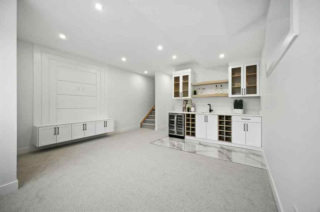 MLS® A2265807 - 926 21 Avenue NW in Mount Pleasant Calgary, Residential