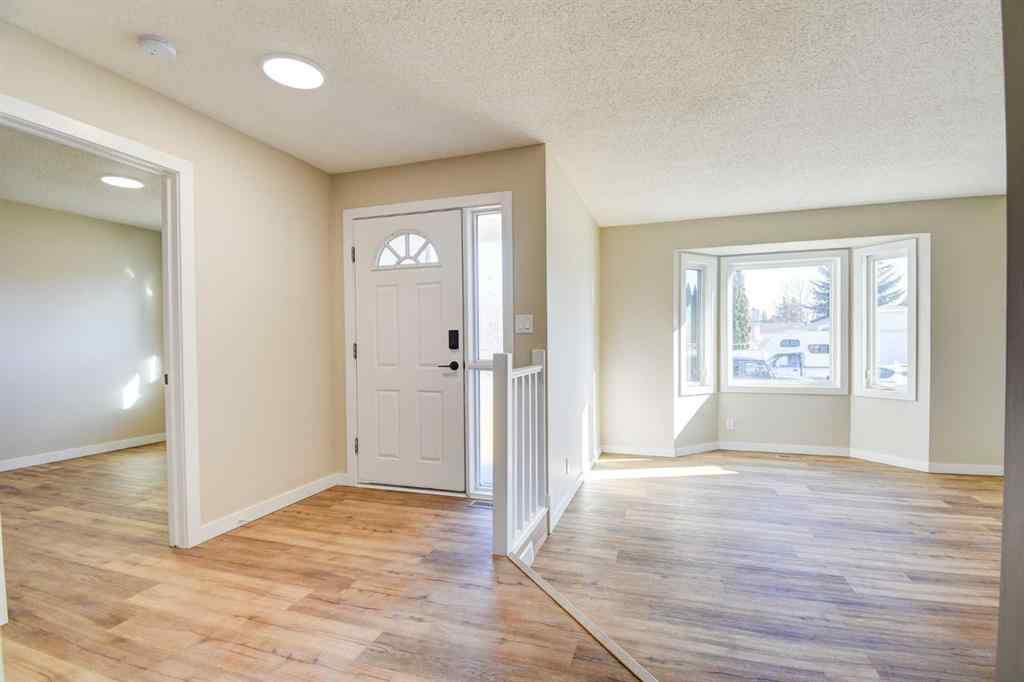 MLS® A2265815 - 112 Dixon Crescent  in Deer Park Estates Red Deer, Residential