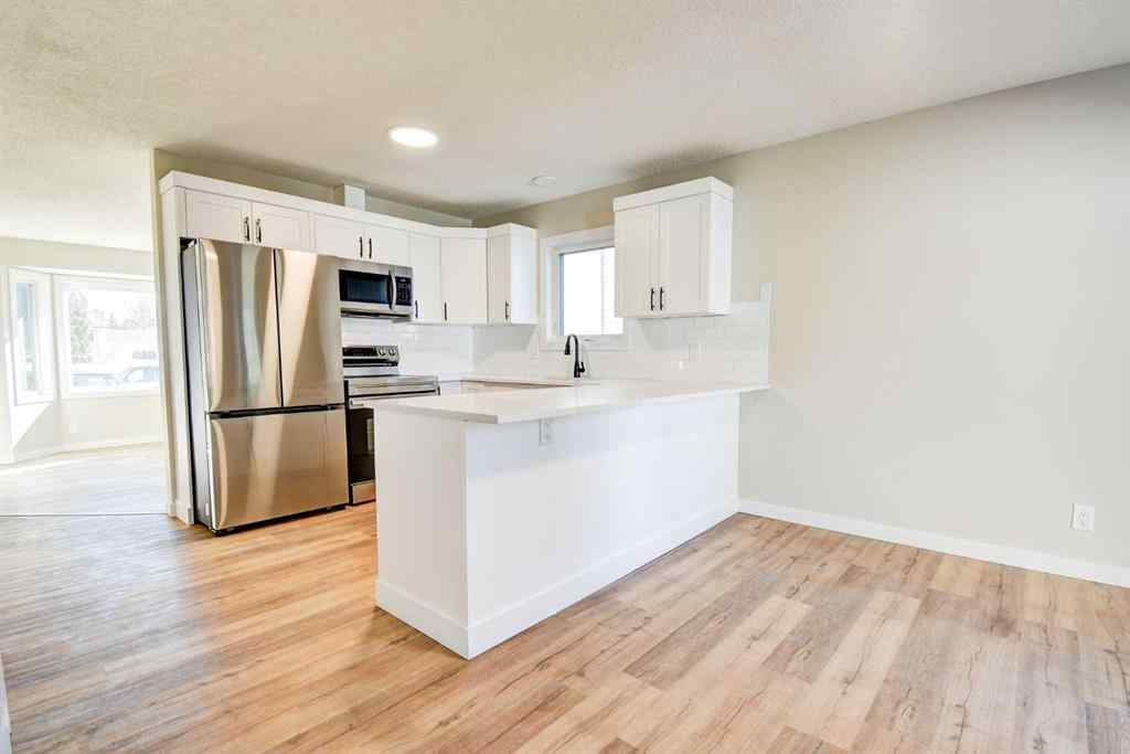 MLS® A2265815 - 112 Dixon Crescent  in Deer Park Estates Red Deer, Residential