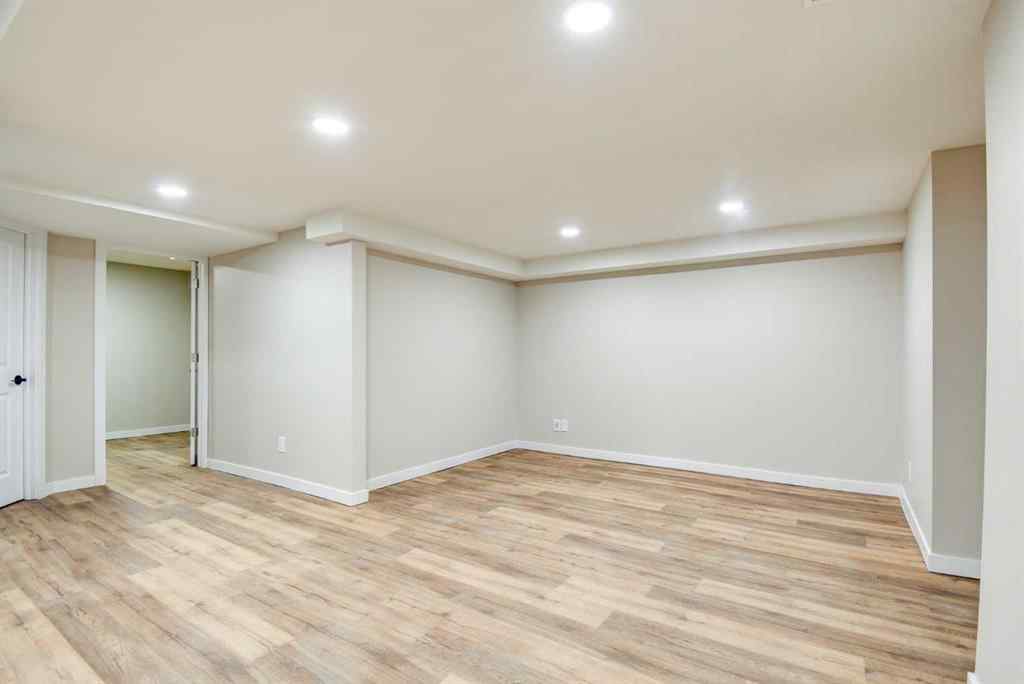 MLS® A2265815 - 112 Dixon Crescent  in Deer Park Estates Red Deer, Residential