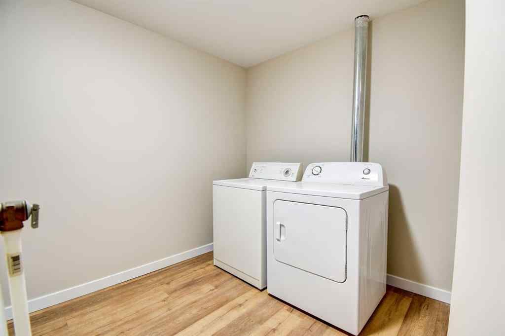 MLS® A2265815 - 112 Dixon Crescent  in Deer Park Estates Red Deer, Residential