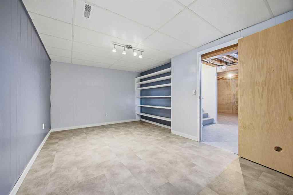 MLS® A2265821 - Unit #8 803 Varsity Estates Drive NW in Varsity Calgary, Residential