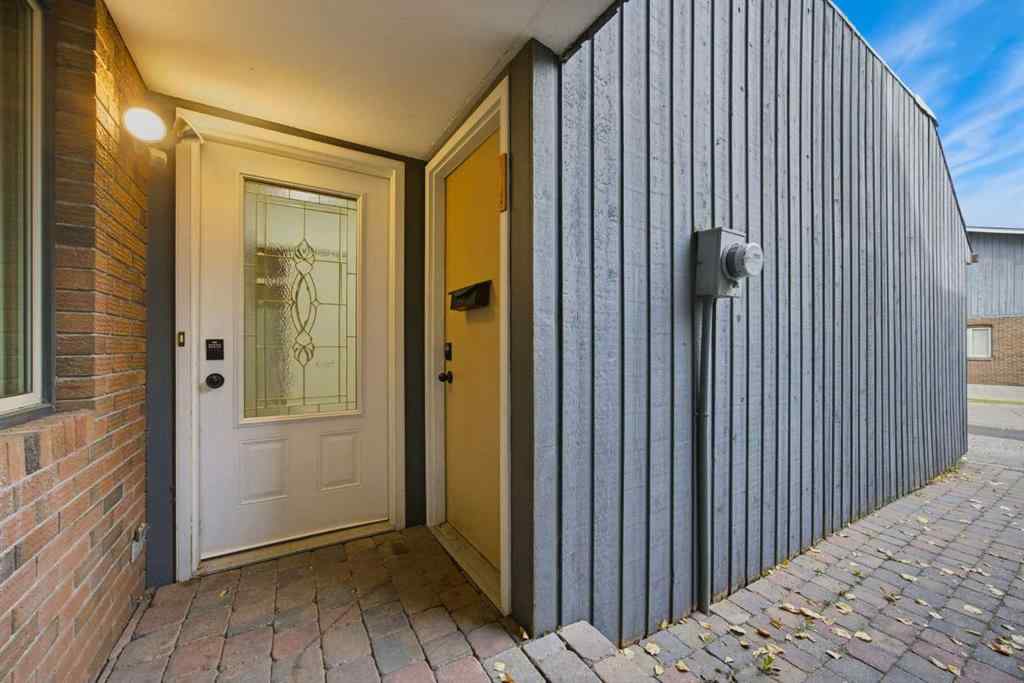 MLS® A2265821 - Unit #8 803 Varsity Estates Drive NW in Varsity Calgary, Residential