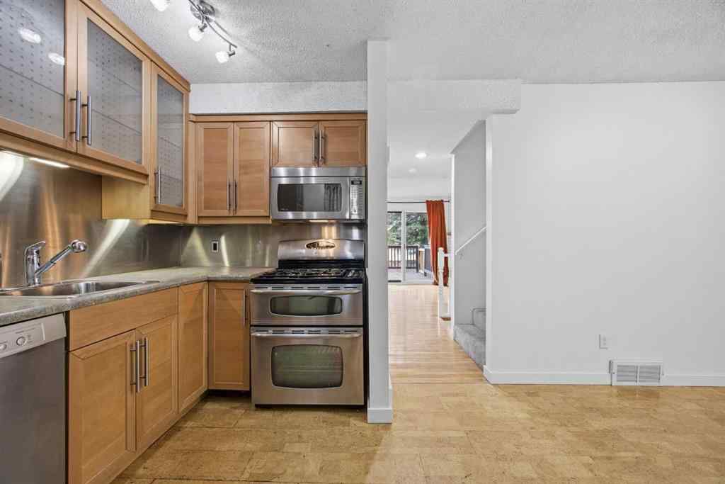 MLS® A2265821 - Unit #8 803 Varsity Estates Drive NW in Varsity Calgary, Residential