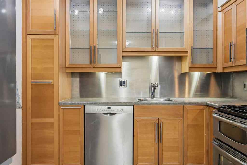 MLS® A2265821 - Unit #8 803 Varsity Estates Drive NW in Varsity Calgary, Residential