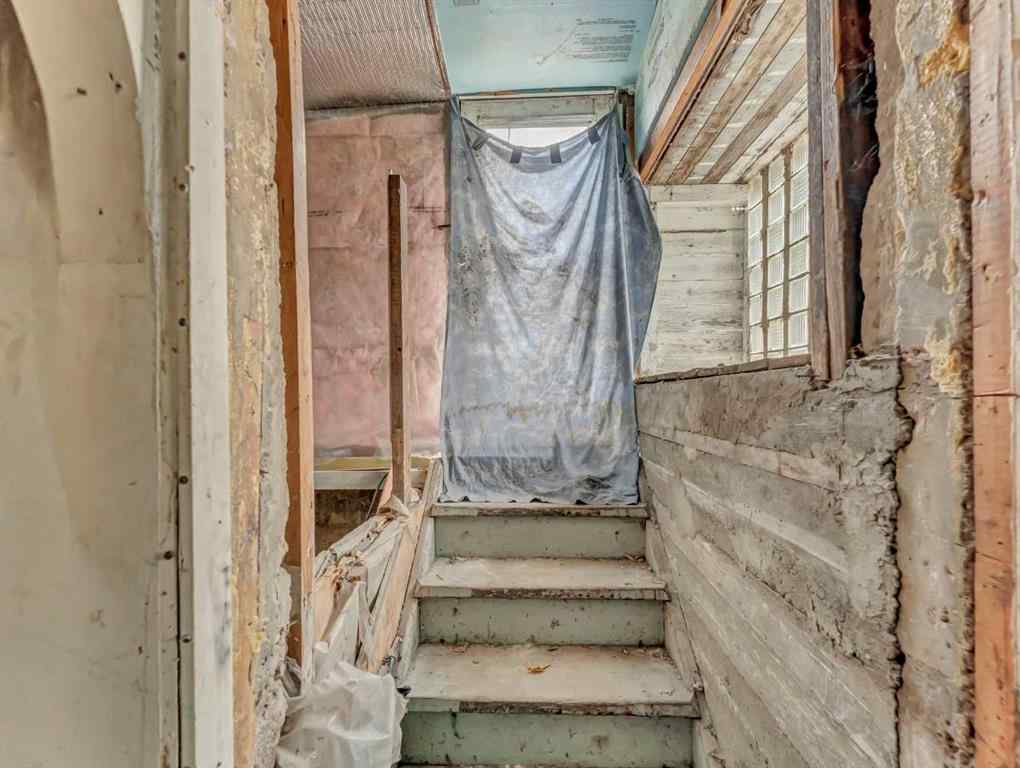 MLS® A2265828 - 960 5 Street SE in River Flats Medicine Hat, Residential