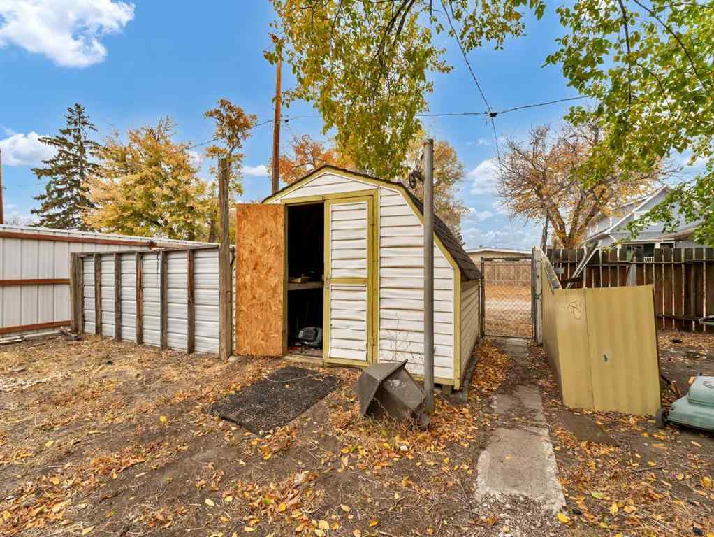 MLS® A2265828 - 960 5 Street SE in River Flats Medicine Hat, Residential