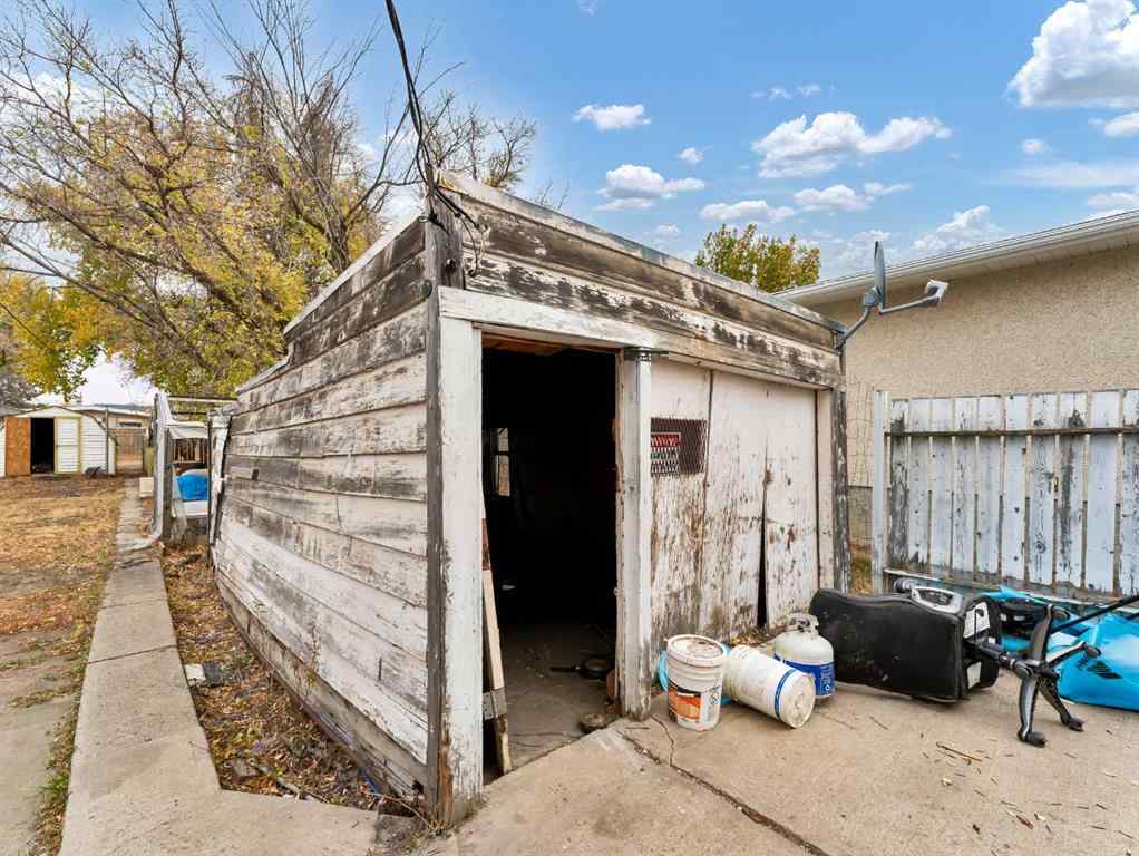 MLS® A2265828 - 960 5 Street SE in River Flats Medicine Hat, Residential