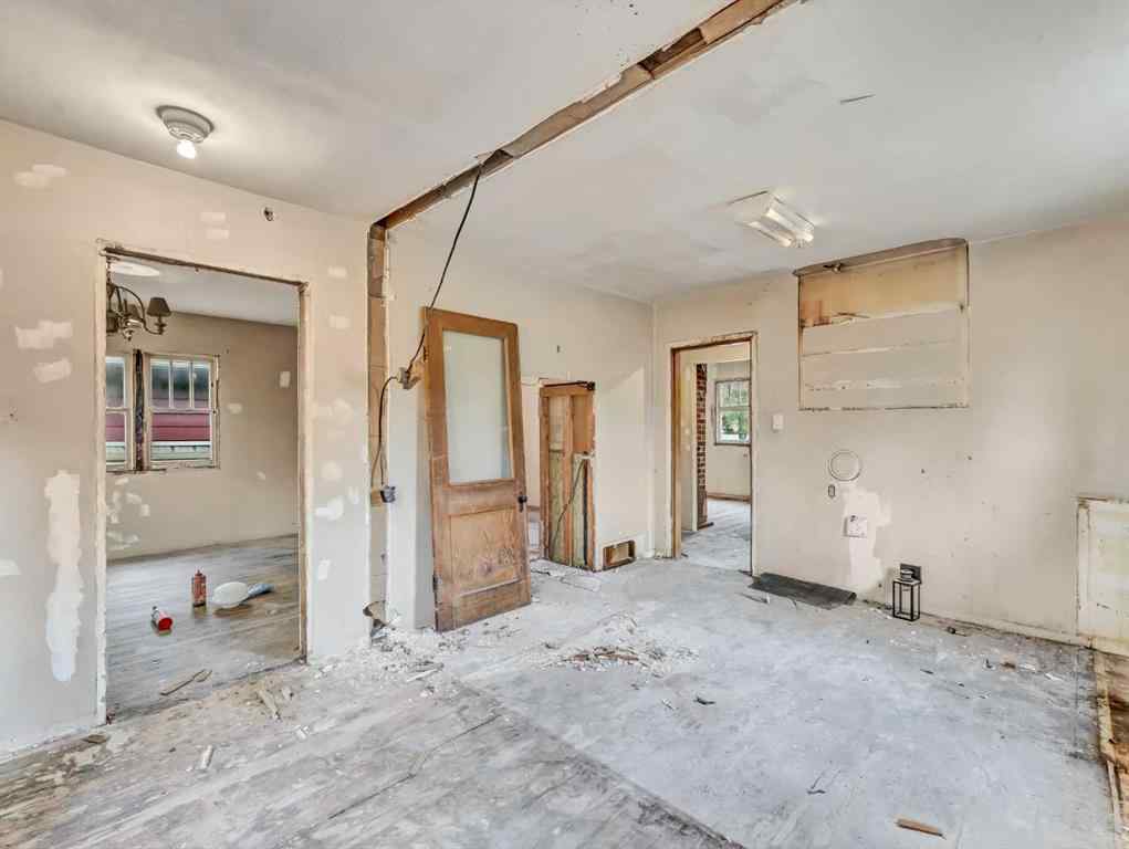 MLS® A2265828 - 960 5 Street SE in River Flats Medicine Hat, Residential