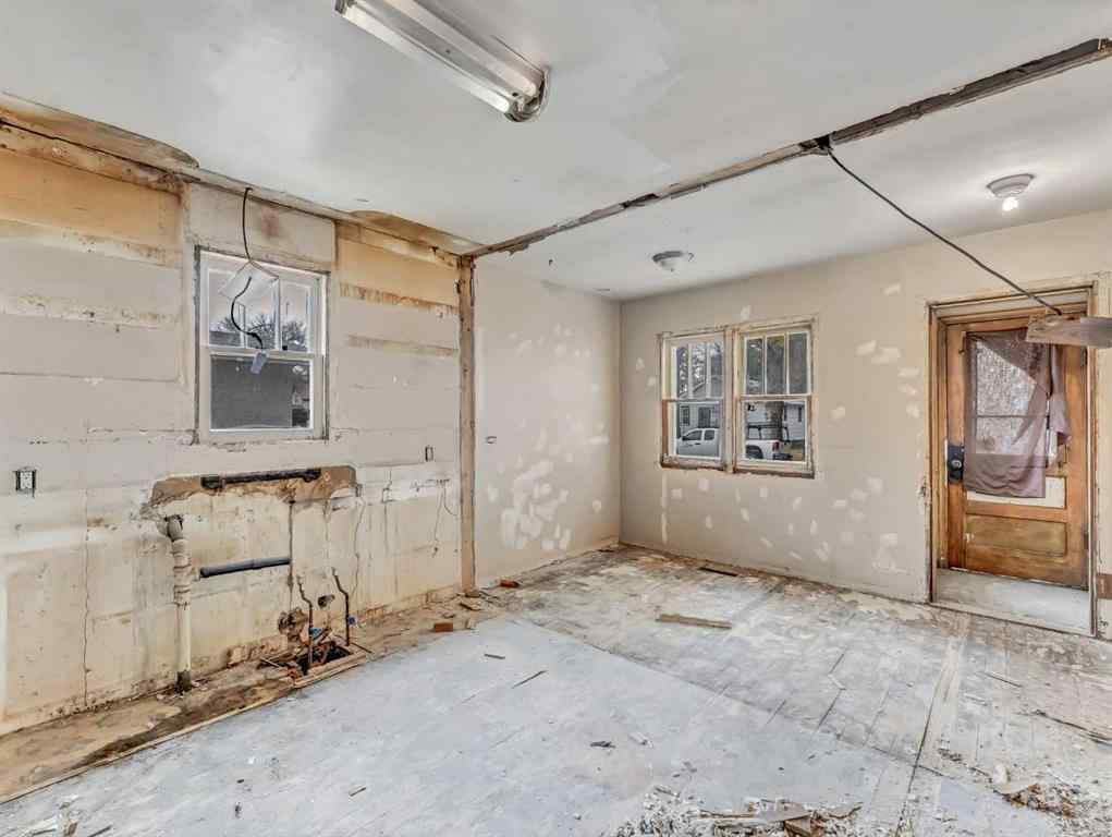 MLS® A2265828 - 960 5 Street SE in River Flats Medicine Hat, Residential