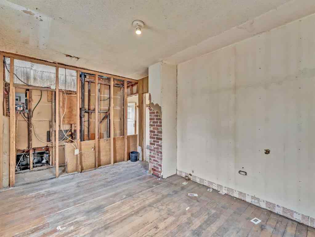 MLS® A2265828 - 960 5 Street SE in River Flats Medicine Hat, Residential