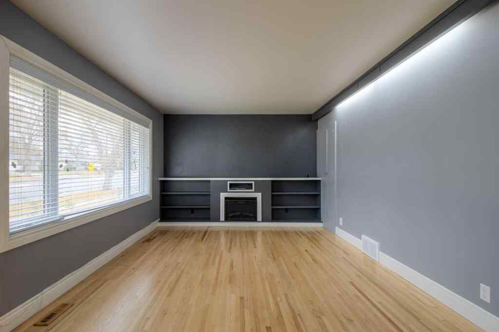 MLS® A2265829 - 813 Stafford Drive N in Senator Buchanan Lethbridge, Residential