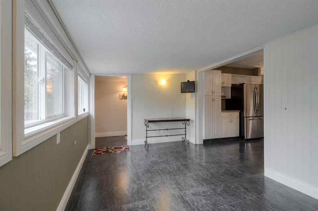 MLS® A2265829 - 813 Stafford Drive N in Senator Buchanan Lethbridge, Residential