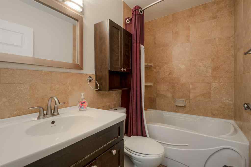 MLS® A2265829 - 813 Stafford Drive N in Senator Buchanan Lethbridge, Residential