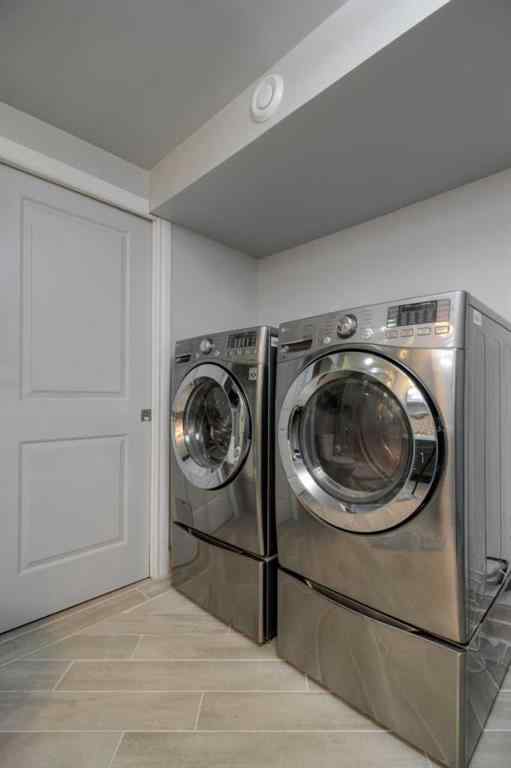 MLS® A2265829 - 813 Stafford Drive N in Senator Buchanan Lethbridge, Residential