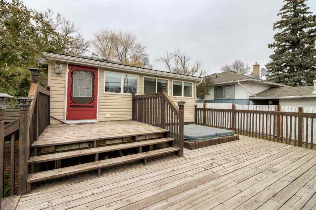 MLS® A2265829 - 813 Stafford Drive N in Senator Buchanan Lethbridge, Residential