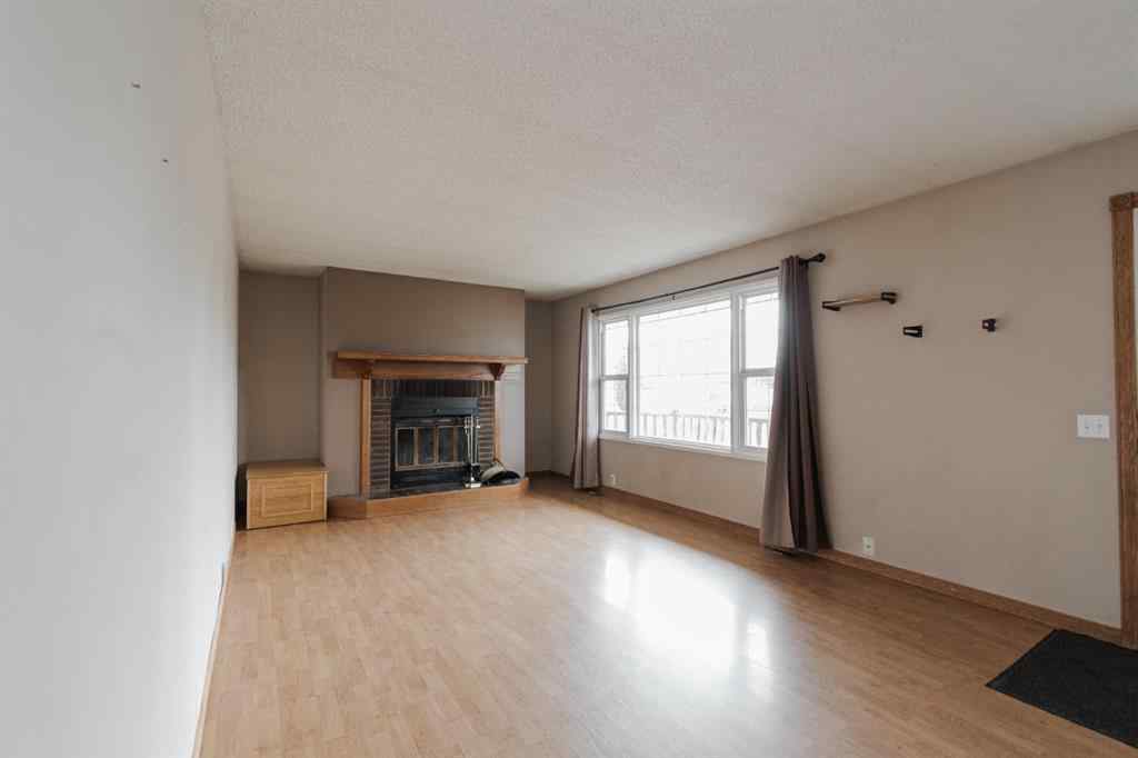 MLS® A2265830 - 114 Highfield Street  in Thickwood Fort McMurray, Residential