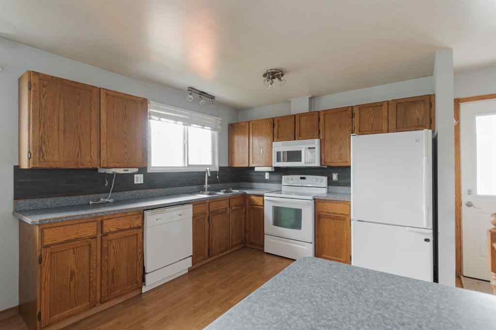 MLS® A2265830 - 114 Highfield Street  in Thickwood Fort McMurray, Residential