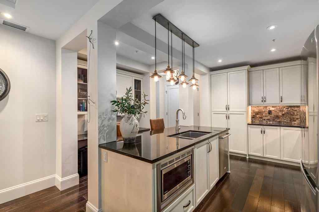 MLS® A2265837 - Unit #105 121 Quarry Way SE in Douglasdale/Glen Calgary, Residential