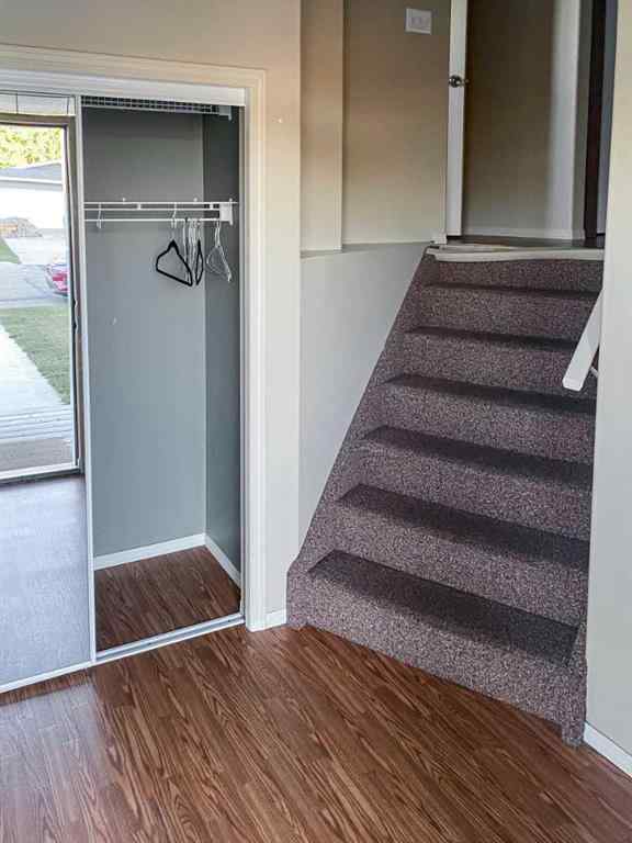 MLS® A2265842 - 7023 Deer Street  in College Heights Lacombe, Residential