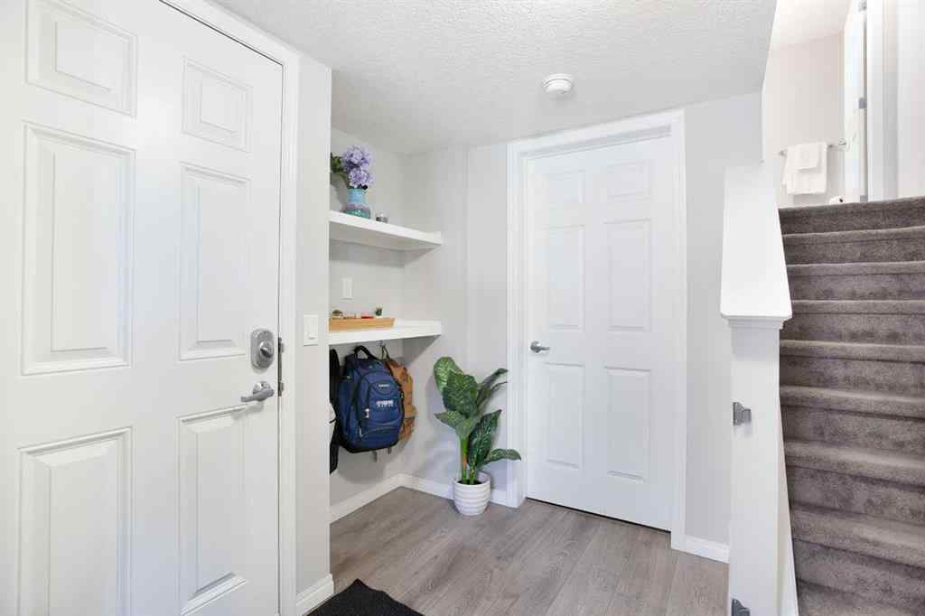MLS® A2265844 - 214 Hillcrest Gardens SW in Hillcrest Airdrie, Residential