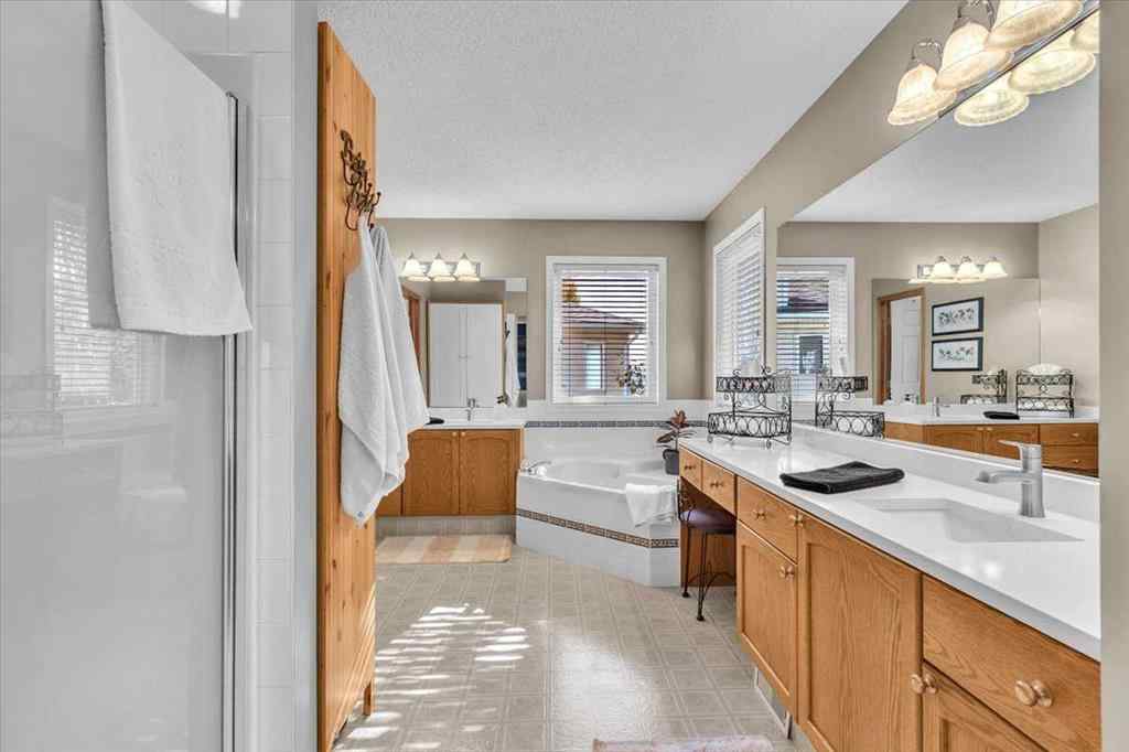 MLS® A2265851 - 20 Tuscany Ridge Green NW in Tuscany Calgary, Residential