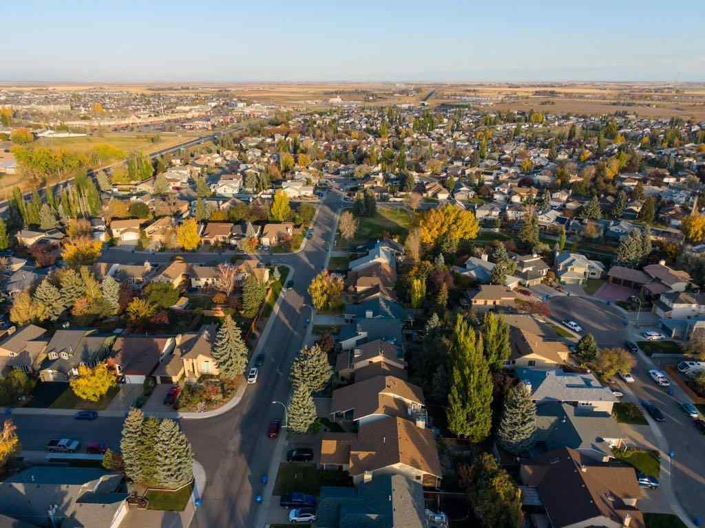 MLS® A2265861 - 43 Sherwood Boulevard W in Ridgewood Lethbridge, Residential