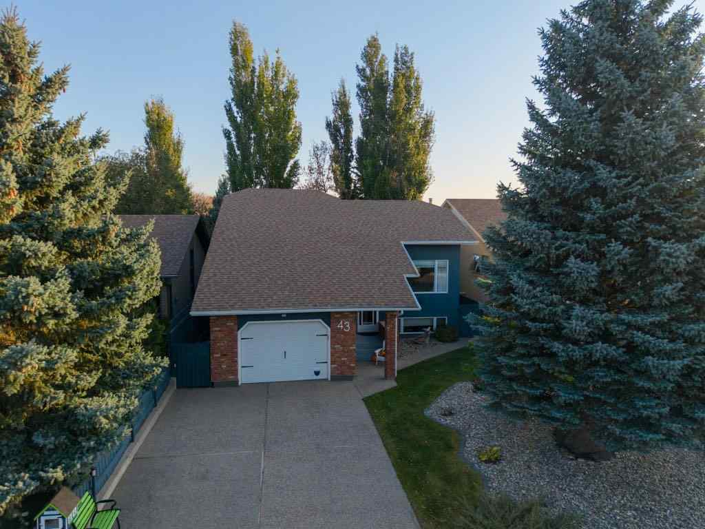 MLS® A2265861 - 43 Sherwood Boulevard W in Ridgewood Lethbridge, Residential