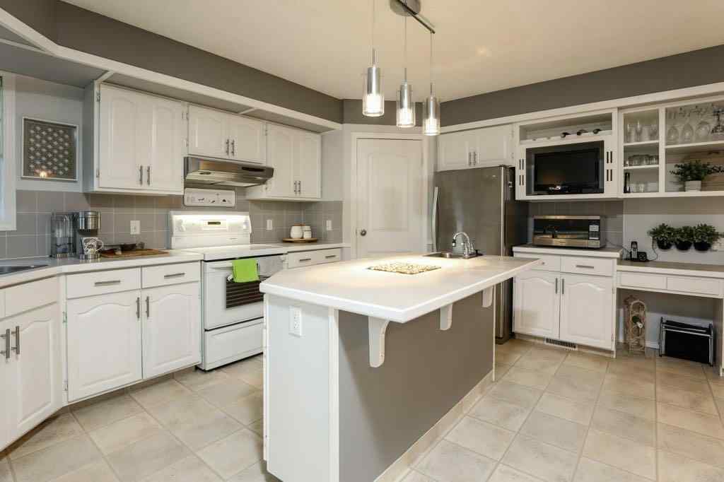 MLS® A2265861 - 43 Sherwood Boulevard W in Ridgewood Lethbridge, Residential