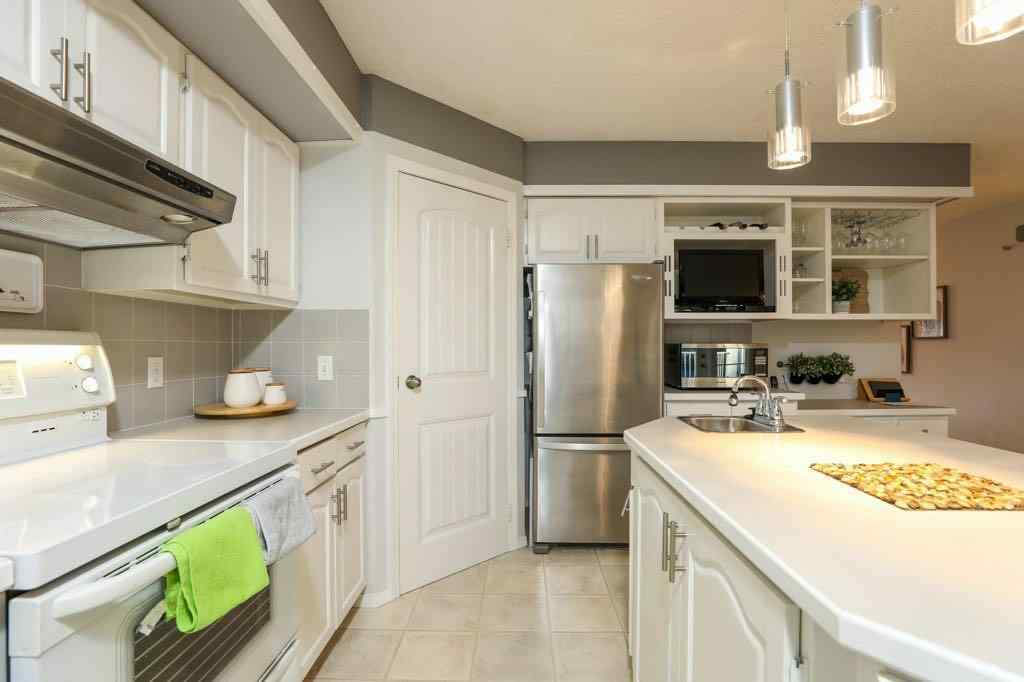 MLS® A2265861 - 43 Sherwood Boulevard W in Ridgewood Lethbridge, Residential