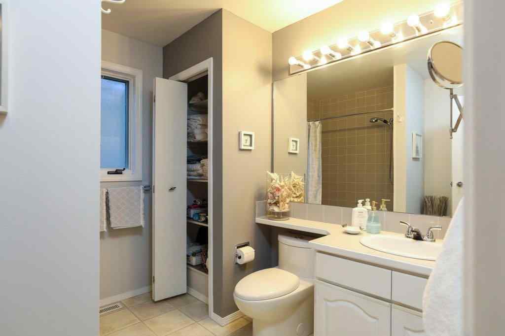 MLS® A2265861 - 43 Sherwood Boulevard W in Ridgewood Lethbridge, Residential