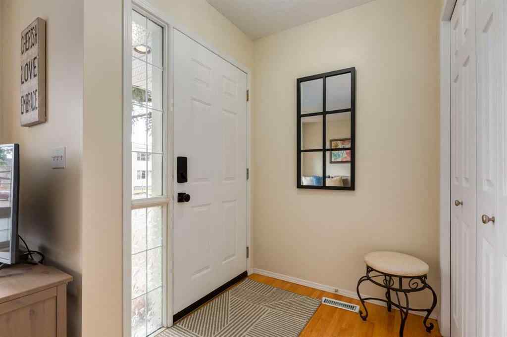 MLS® A2265864 - 1532 34 Avenue SW in South Calgary Calgary, Residential