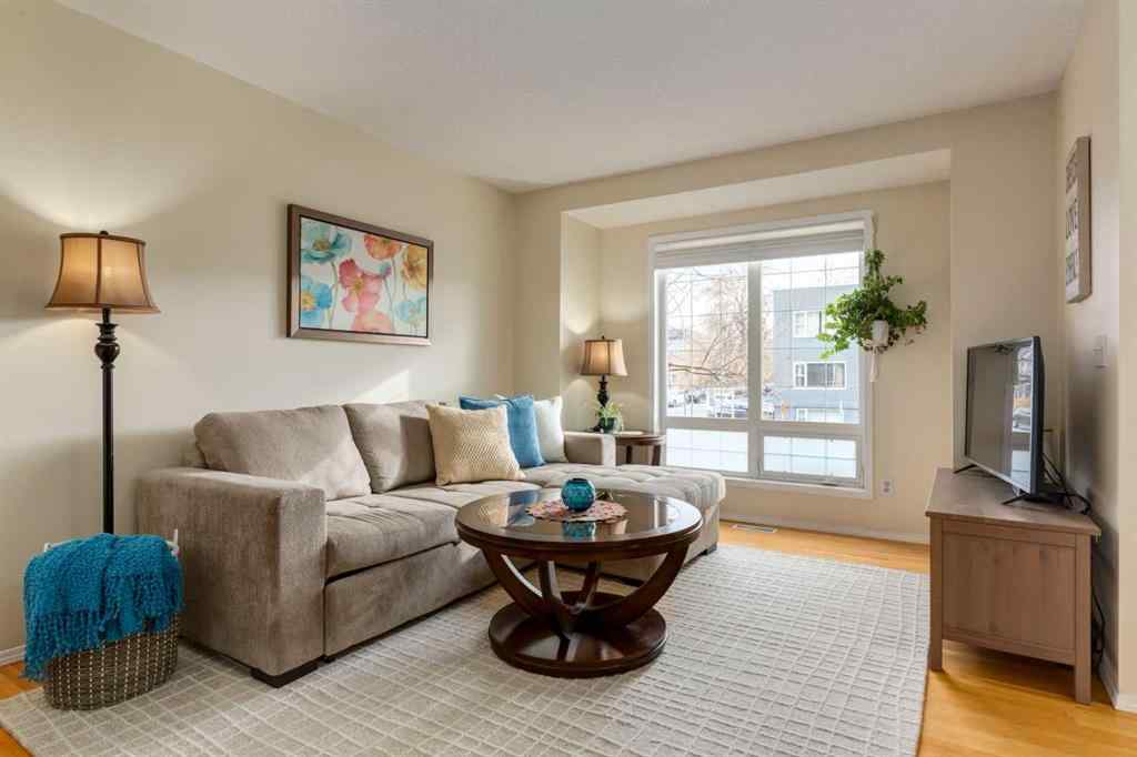 MLS® A2265864 - 1532 34 Avenue SW in South Calgary Calgary, Residential