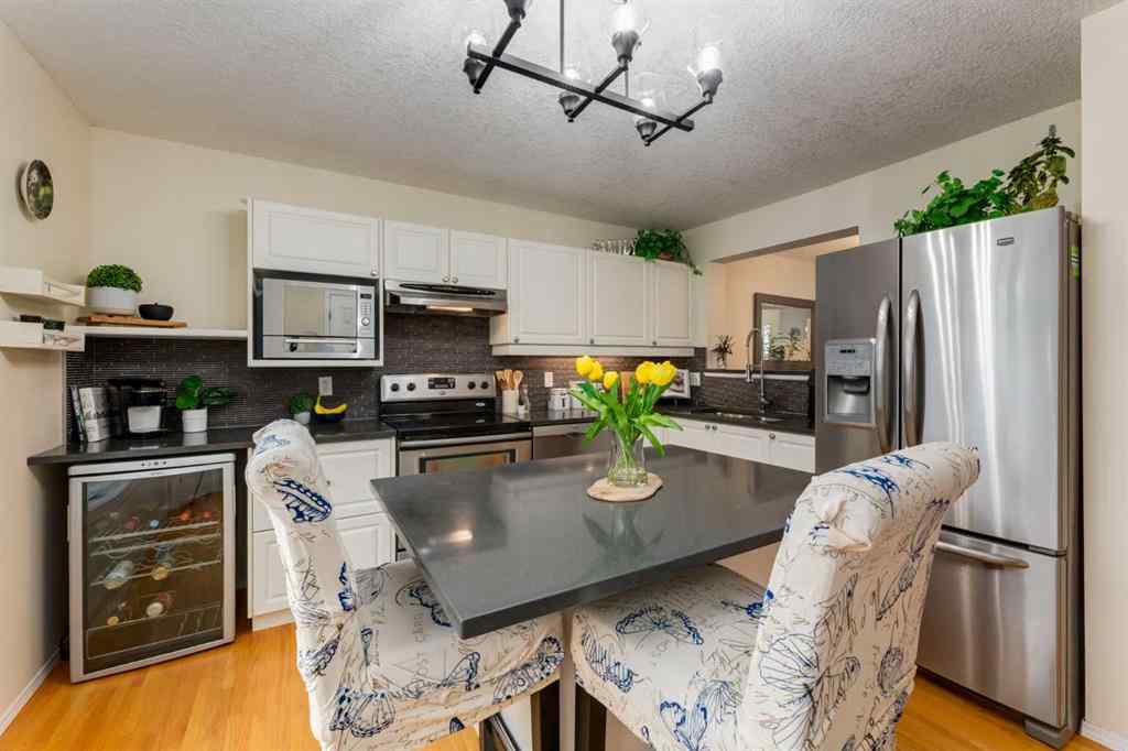 MLS® A2265864 - 1532 34 Avenue SW in South Calgary Calgary, Residential