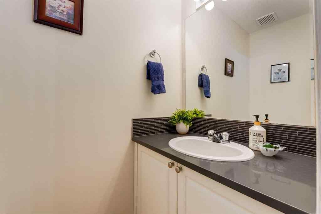 MLS® A2265864 - 1532 34 Avenue SW in South Calgary Calgary, Residential