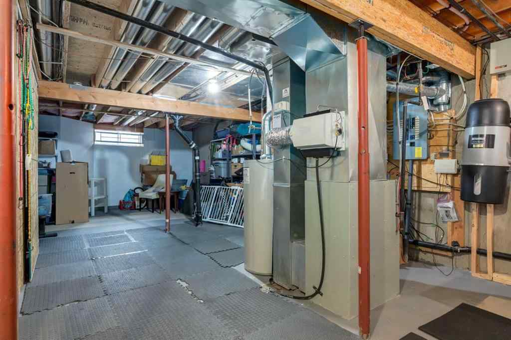 MLS® A2265864 - 1532 34 Avenue SW in South Calgary Calgary, Residential