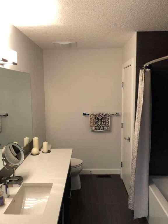 MLS® A2265865 - 2312 Westmount Road NW in West Hillhurst Calgary, Residential