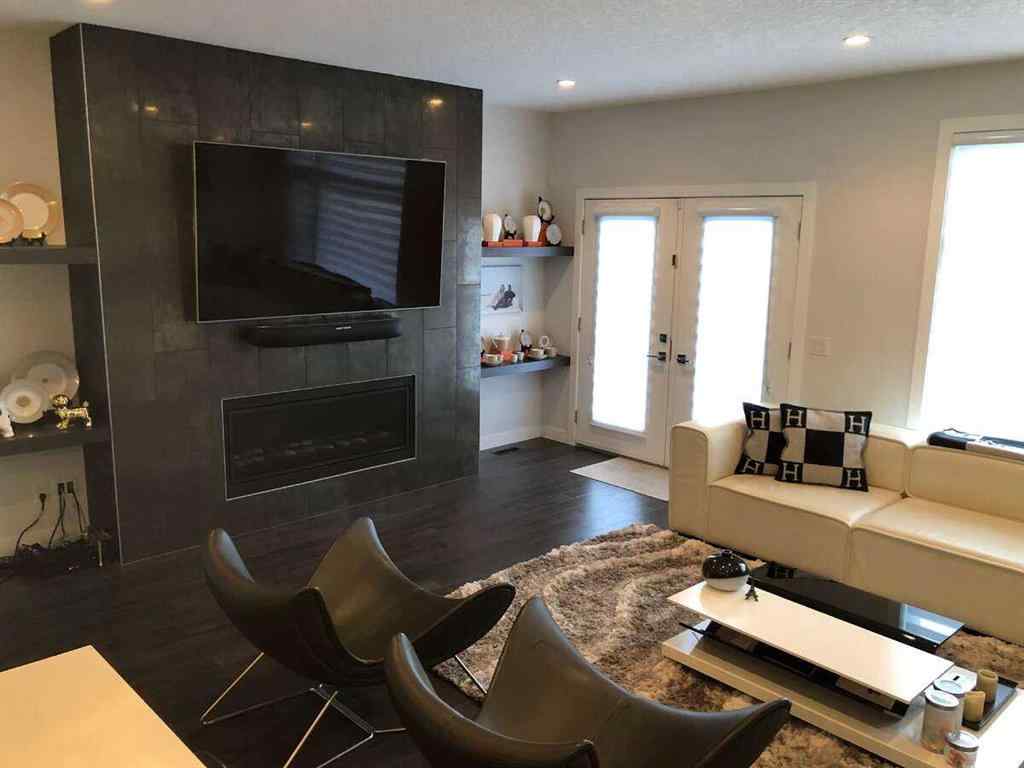 MLS® A2265865 - 2312 Westmount Road NW in West Hillhurst Calgary, Residential