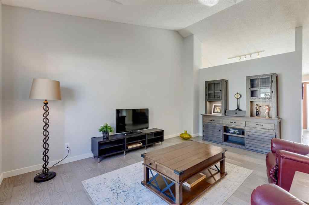 MLS® A2265866 - 19 Sunlake Gardens SE in Sundance Calgary, Residential