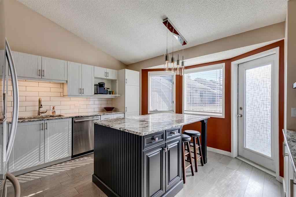 MLS® A2265866 - 19 Sunlake Gardens SE in Sundance Calgary, Residential