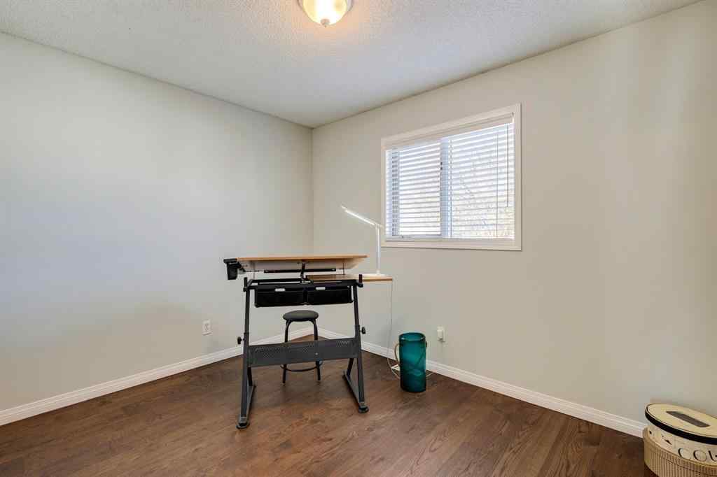 MLS® A2265866 - 19 Sunlake Gardens SE in Sundance Calgary, Residential