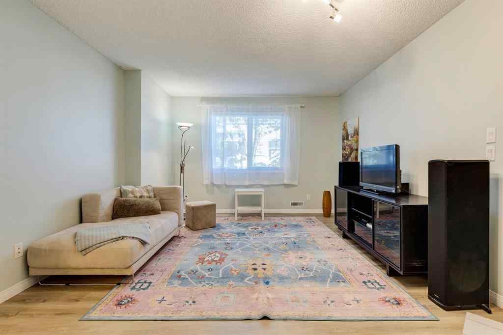 MLS® A2265866 - 19 Sunlake Gardens SE in Sundance Calgary, Residential