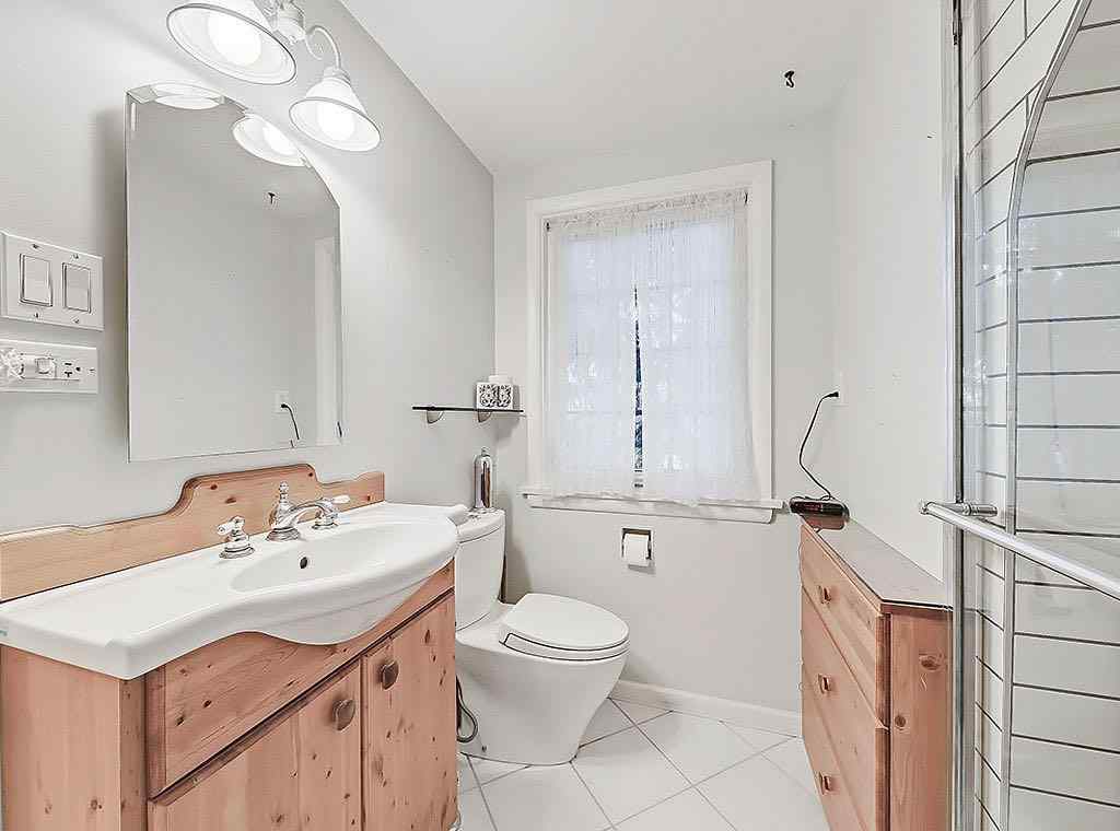 MLS® A2265871 - 2540 32 Avenue SW in Richmond Calgary, Residential