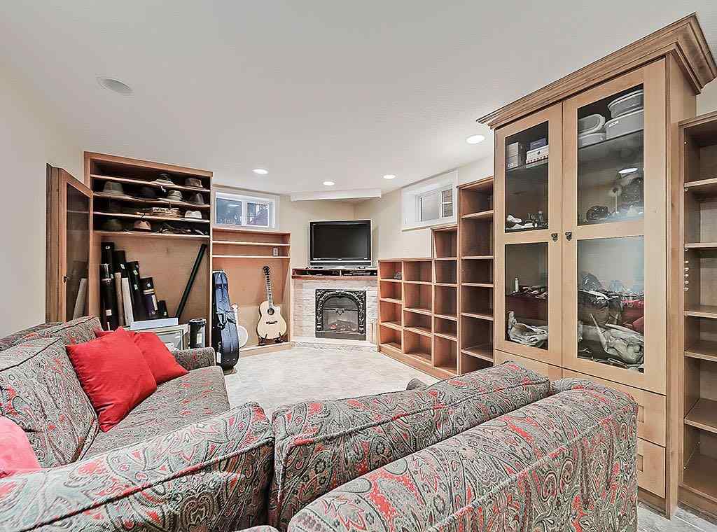 MLS® A2265871 - 2540 32 Avenue SW in Richmond Calgary, Residential