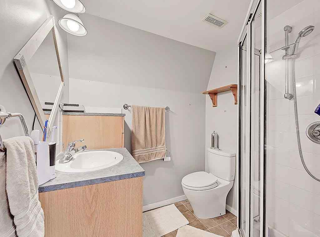 MLS® A2265871 - 2540 32 Avenue SW in Richmond Calgary, Residential